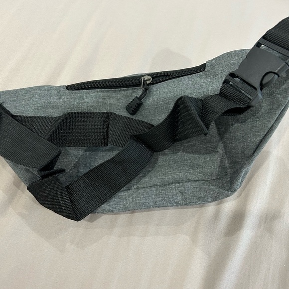 💥PRICE⬇️ 
NISSAN • Thrill Street Fanny Pack • Medium • Grey • - Picture 12 of 12